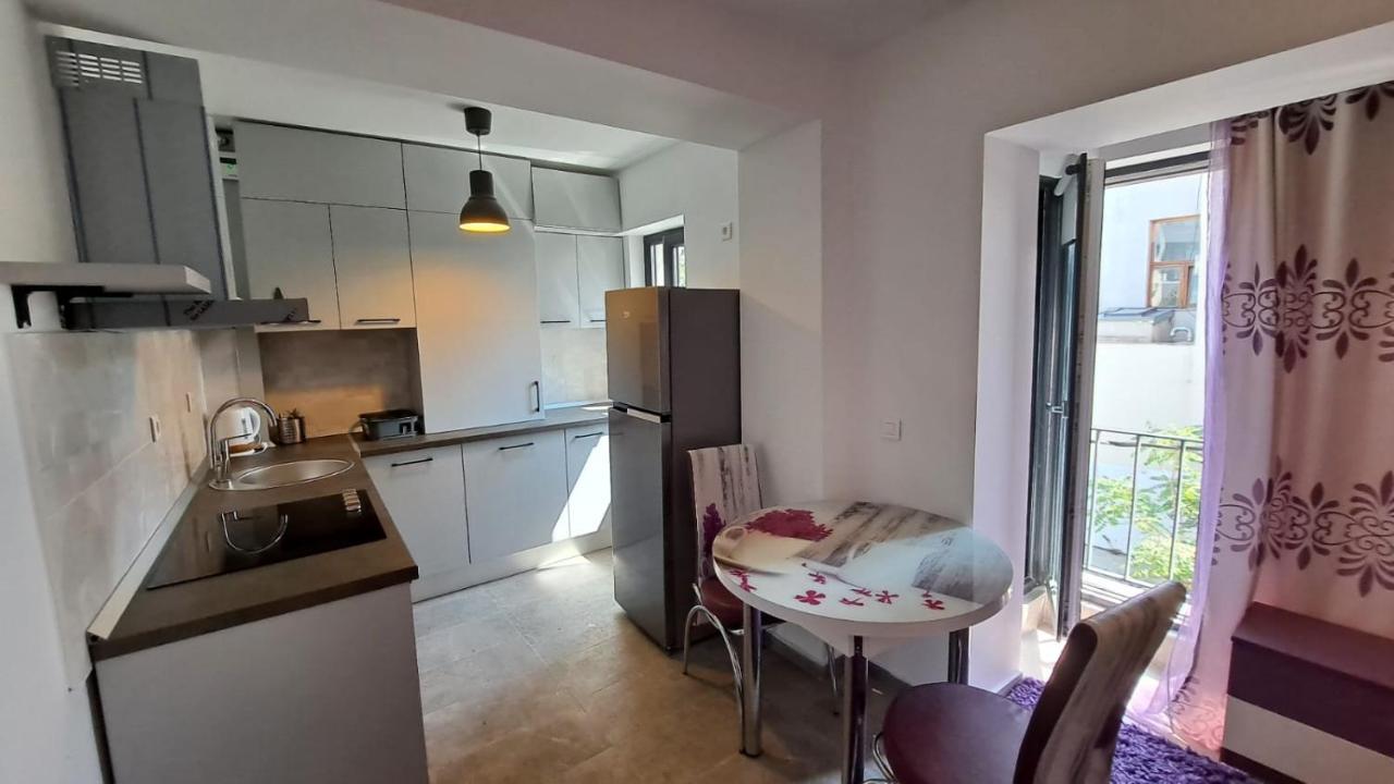 Ris Studio Dublu Universitate, Centrul Vechi Bucureşti Ngoại thất bức ảnh
