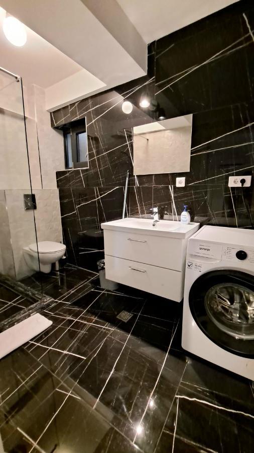 Ris Studio Dublu Universitate, Centrul Vechi Bucureşti Ngoại thất bức ảnh